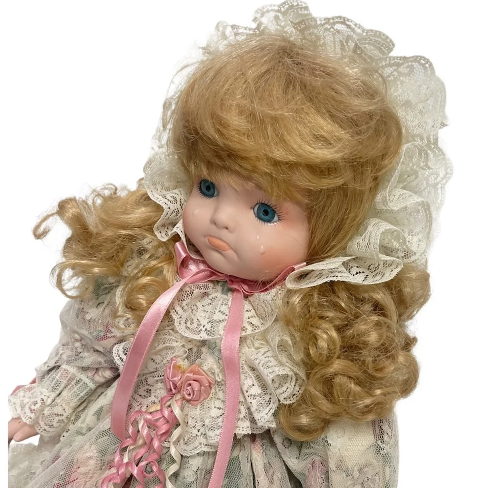Vintage Victorian Doll Seymour Mann A Connoisseur Collection Crying Courtney